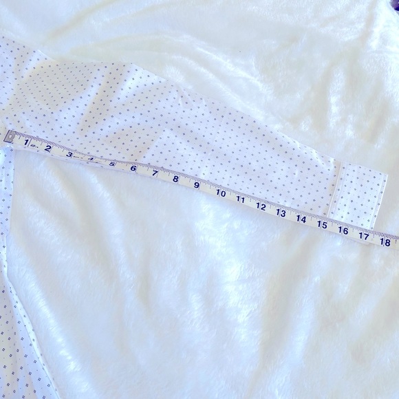 13 Banana Republic Women’s White and Black Button Down Shirt size 6 Tailored Fit - Picture 5 of 7